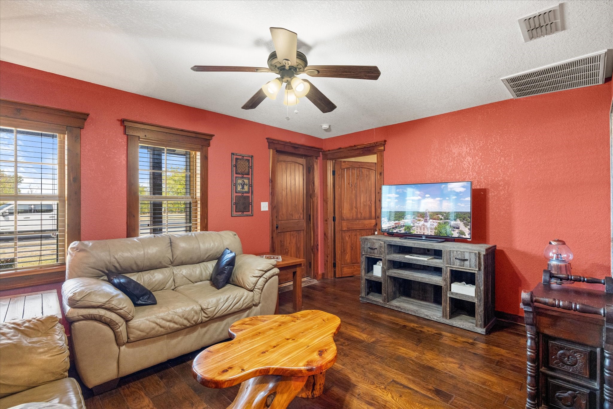 1507 W Pearl Street Granbury TX 76048