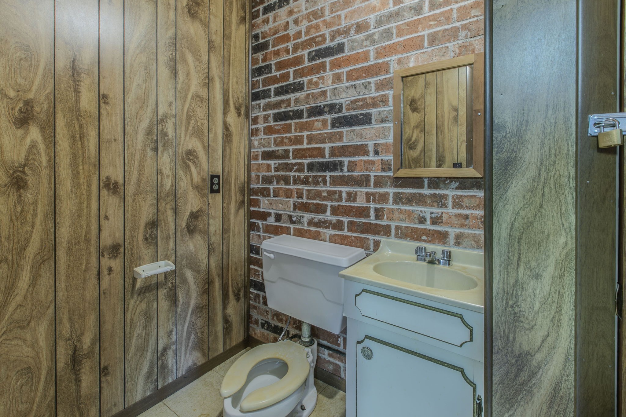 139 An County Road 389 Palestine TX 75801