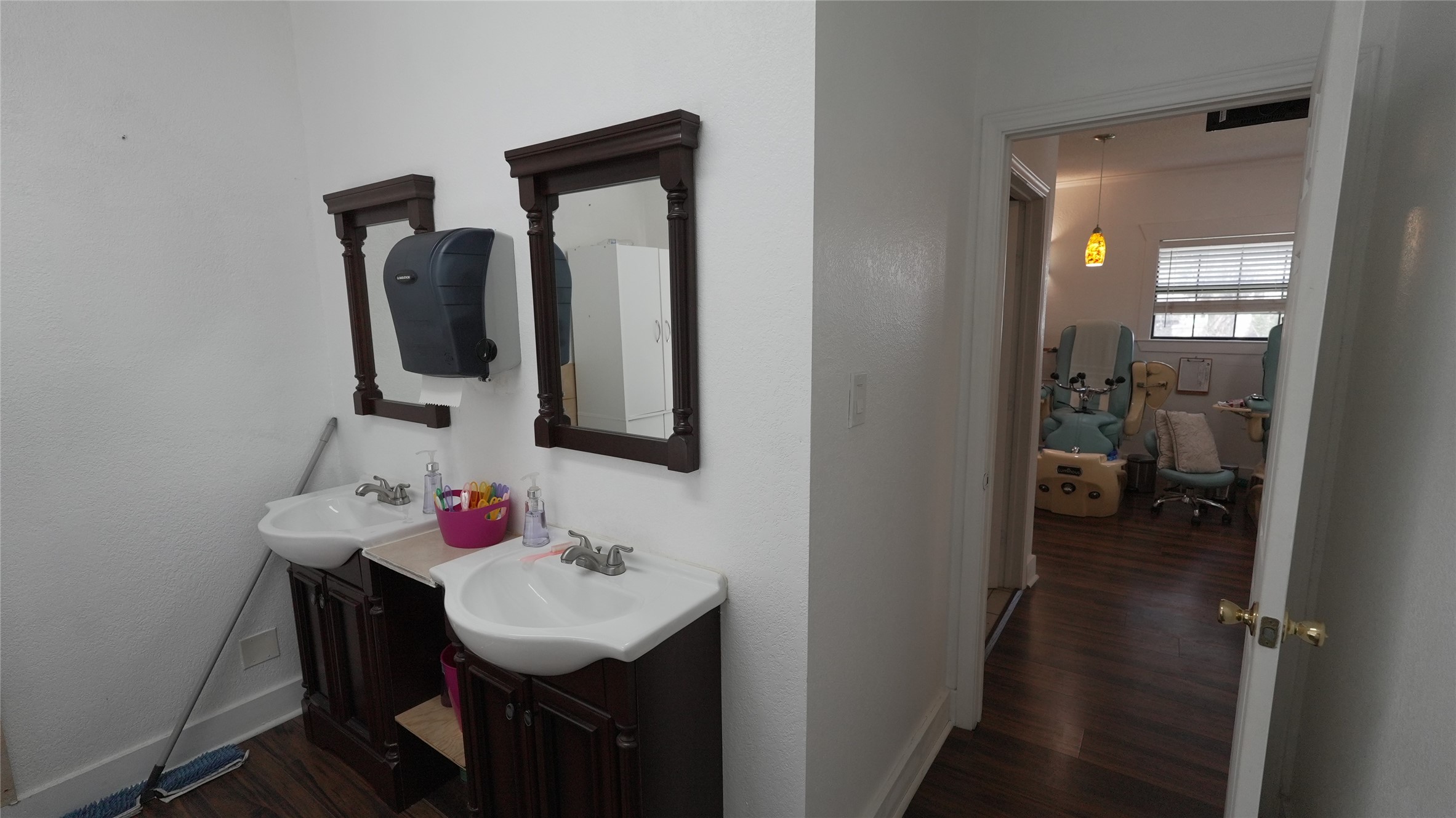 1115 N Main Street Cleburne TX 76033