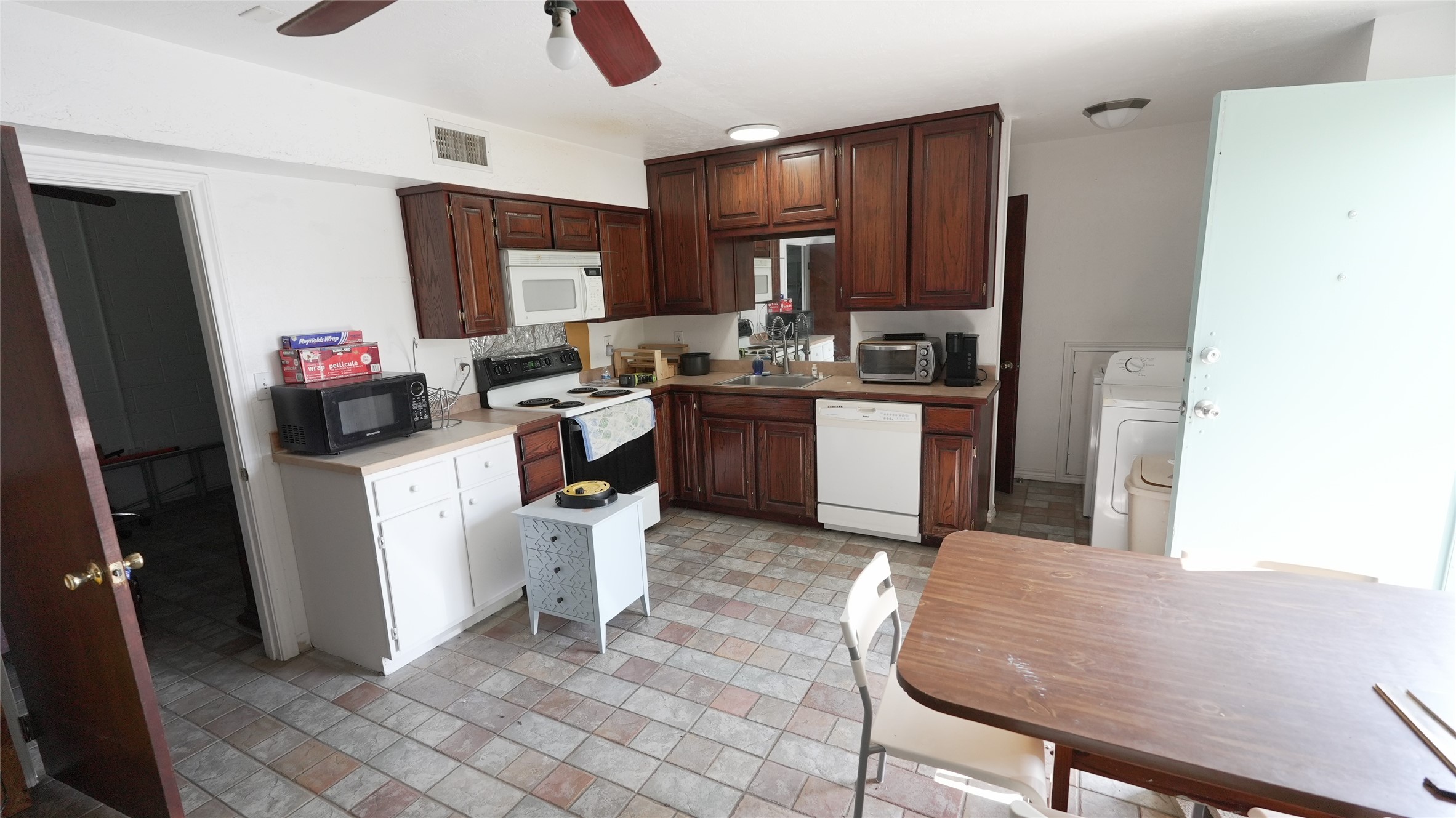 1115 N Main Street Cleburne TX 76033