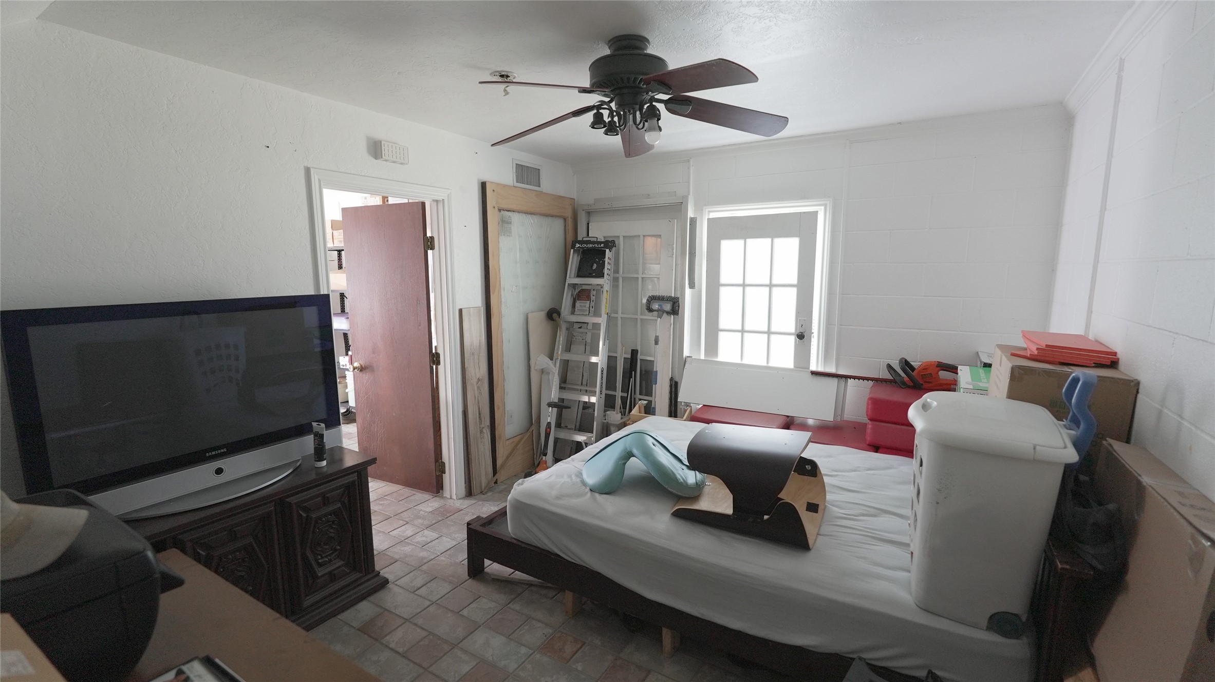 1115 N Main Street Cleburne TX 76033