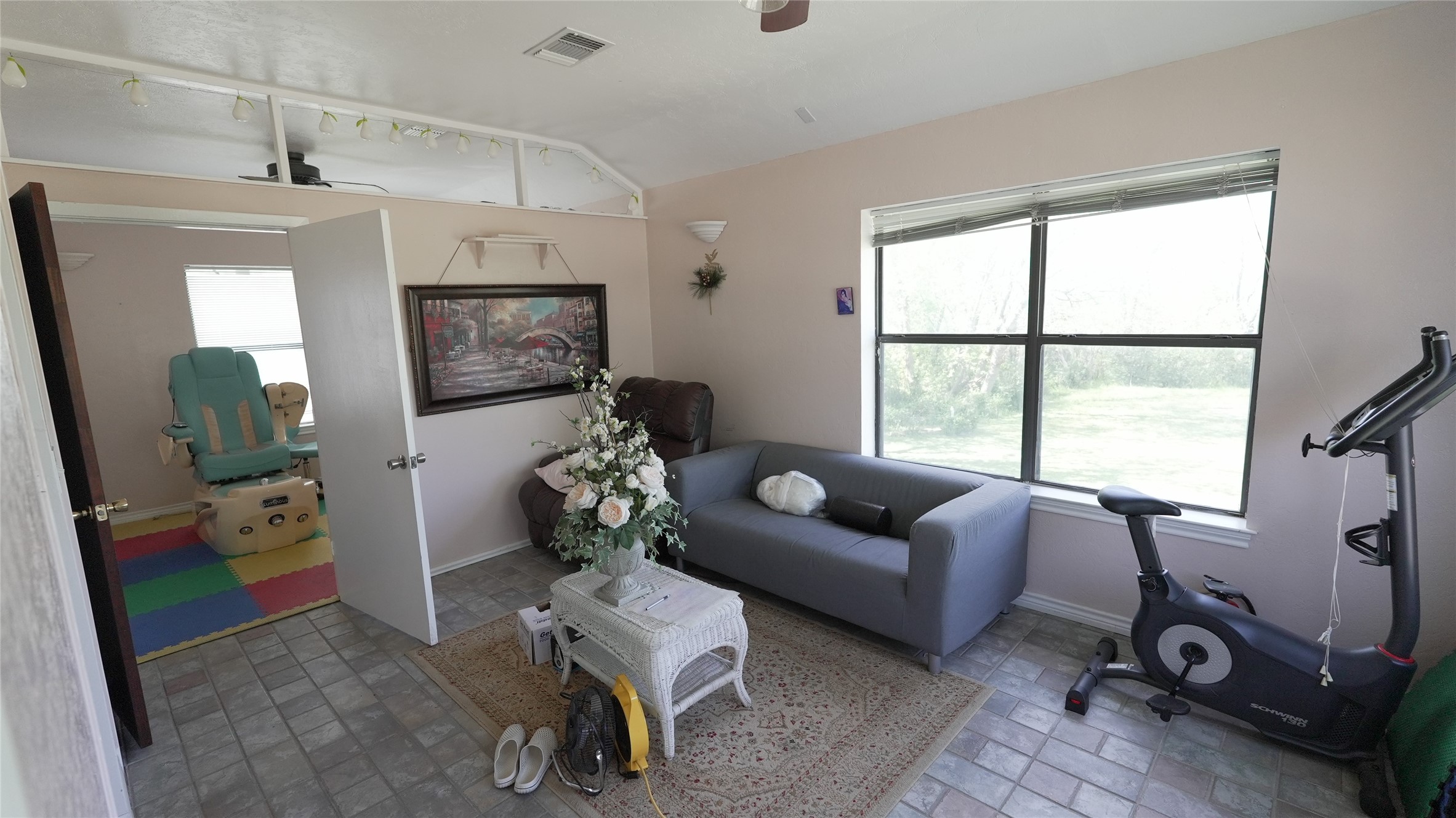 1115 N Main Street Cleburne TX 76033