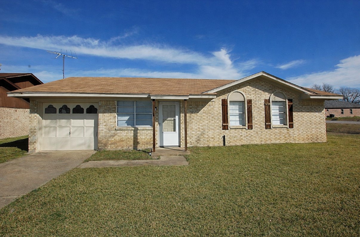 606 E Broad Street Forney TX 75126