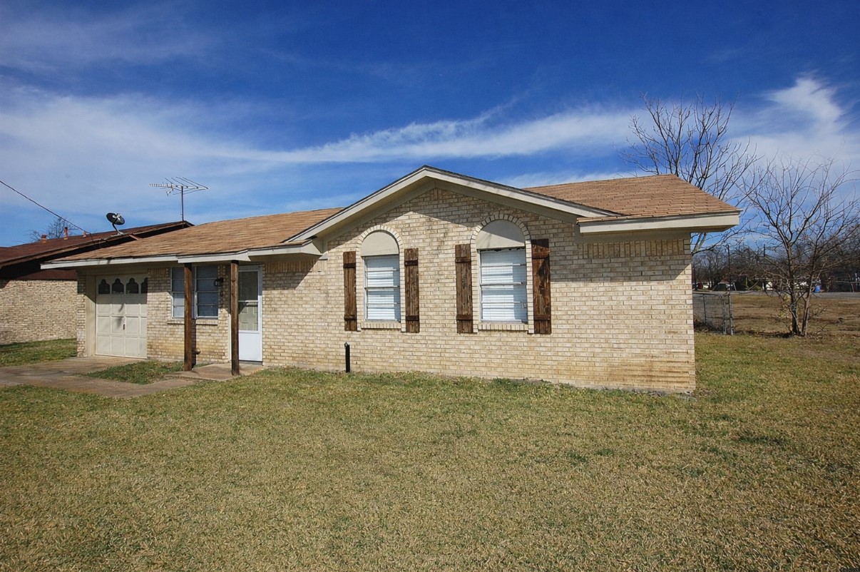 606 E Broad Street Forney TX 75126