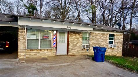 1206 S Main Lindale TX 75771