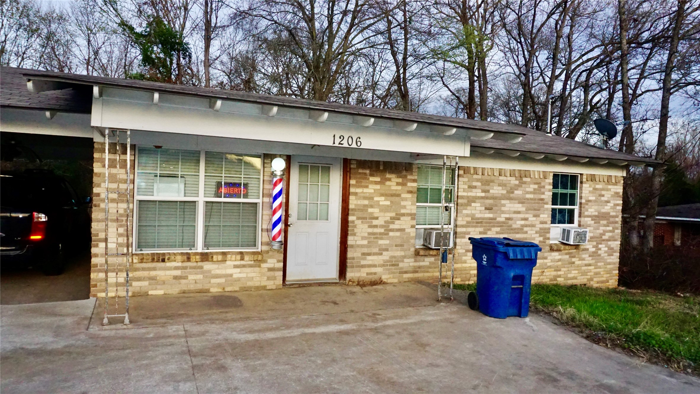 1206 S Main Lindale TX 75771