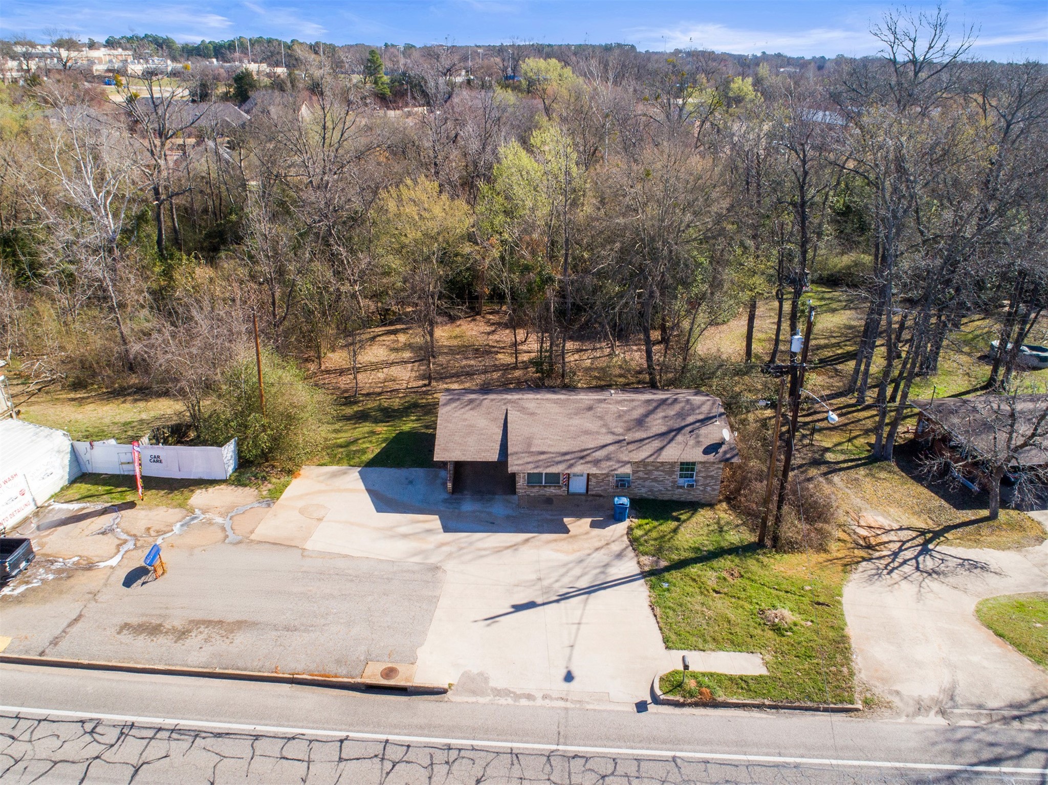 1206 S Main Lindale TX 75771