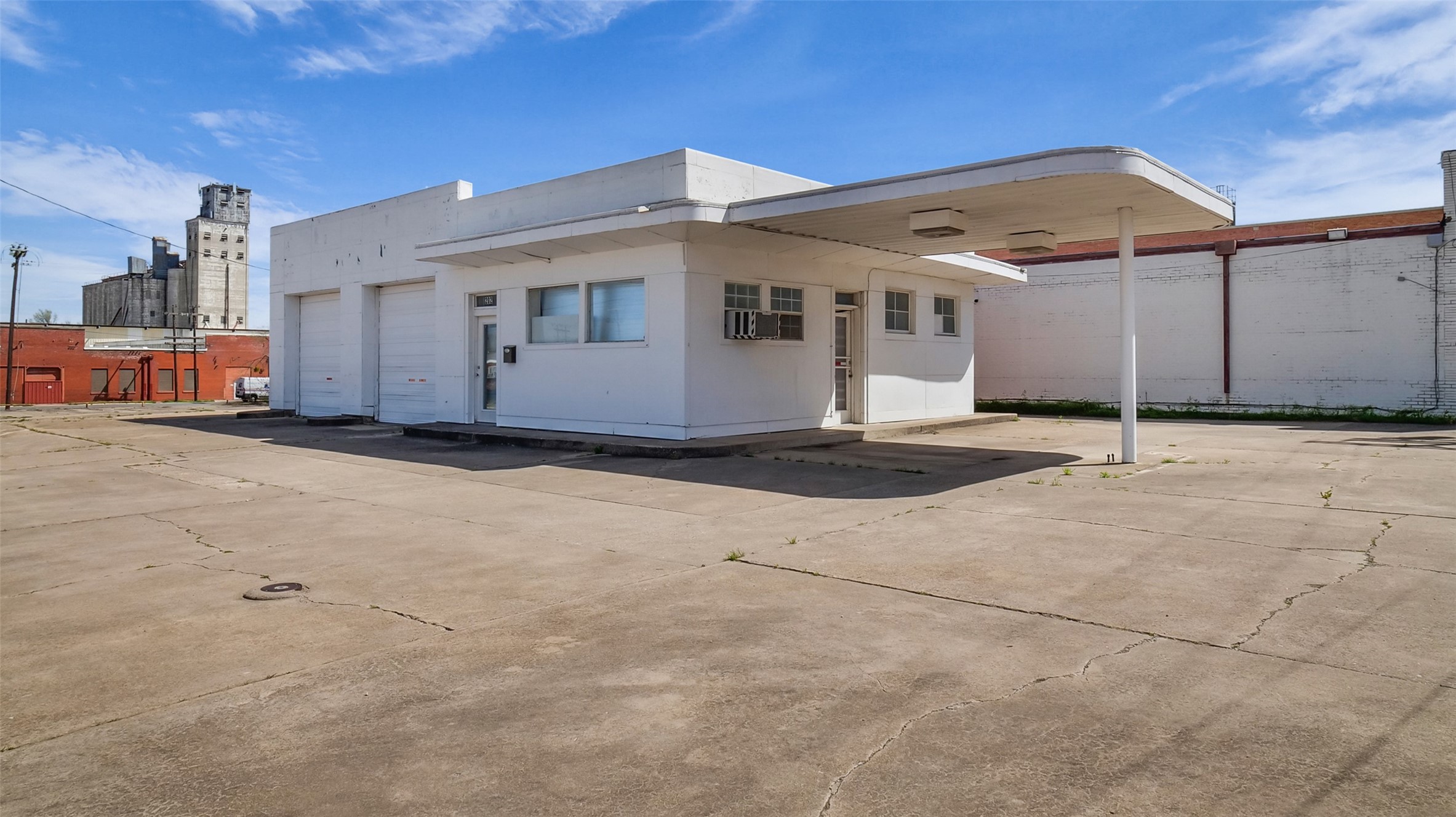 201 E Pecan Street Sherman TX 75090