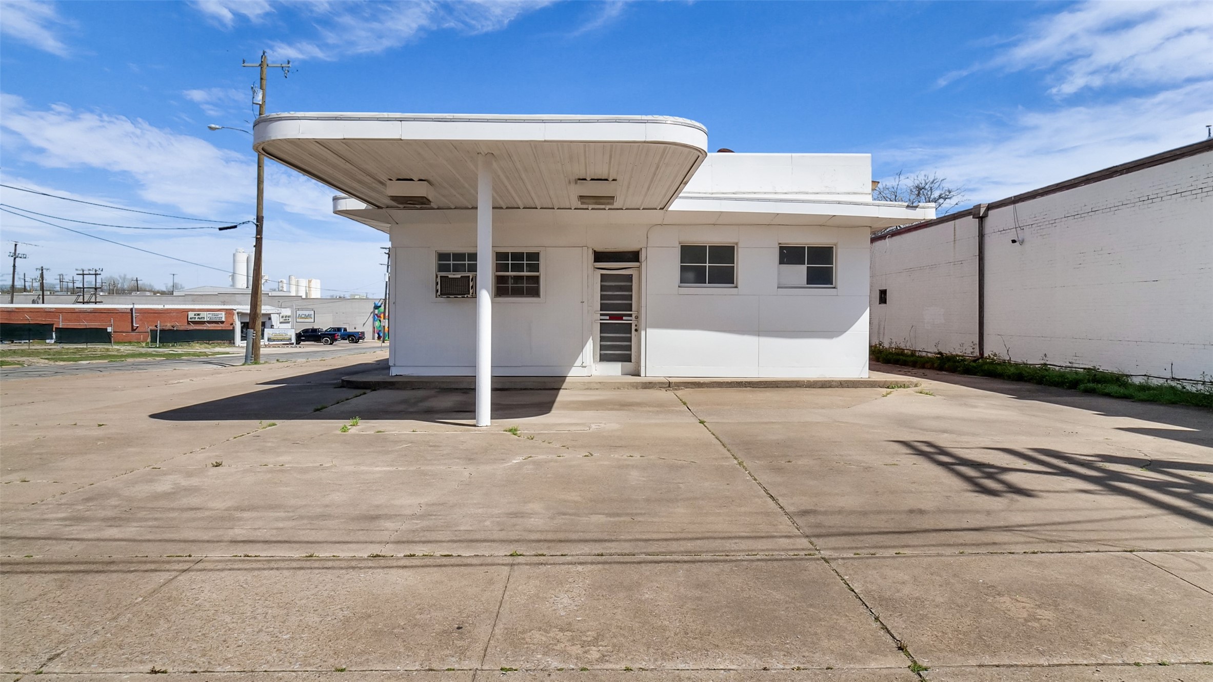 201 E Pecan Street Sherman TX 75090