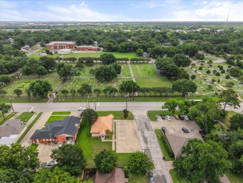 2220 W 2nd Avenue Corsicana TX 75110