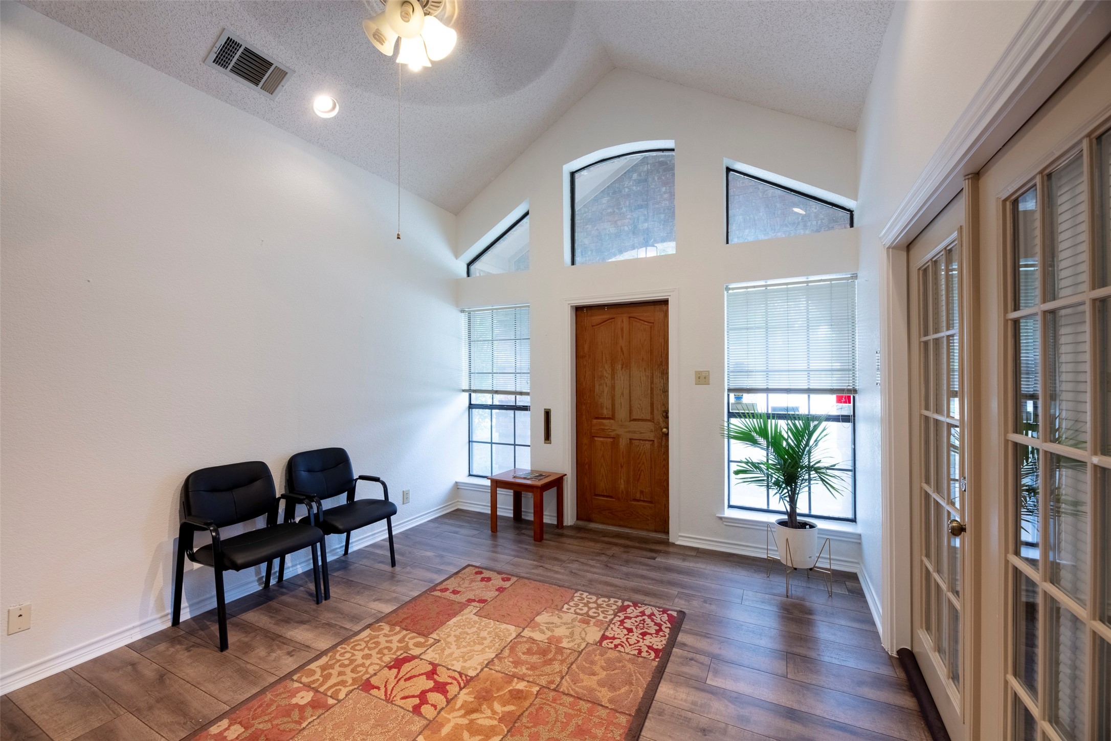 1005 N Elm Street Denton TX 76201