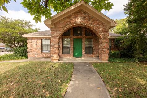 1005 N Elm Street Denton TX 76201