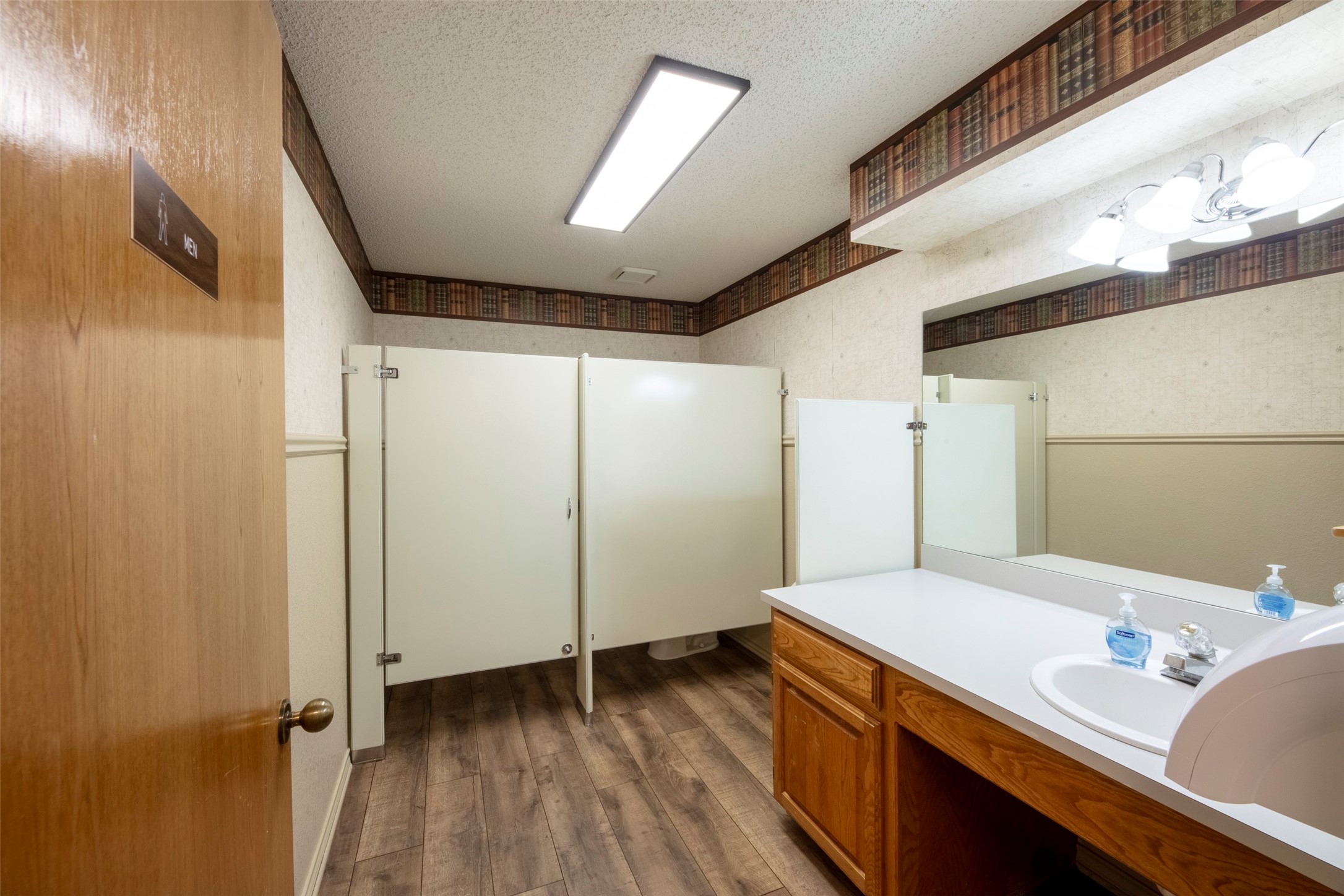 1005 N Elm Street Denton TX 76201