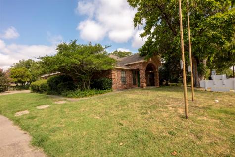 1005 N Elm Street Denton TX 76201
