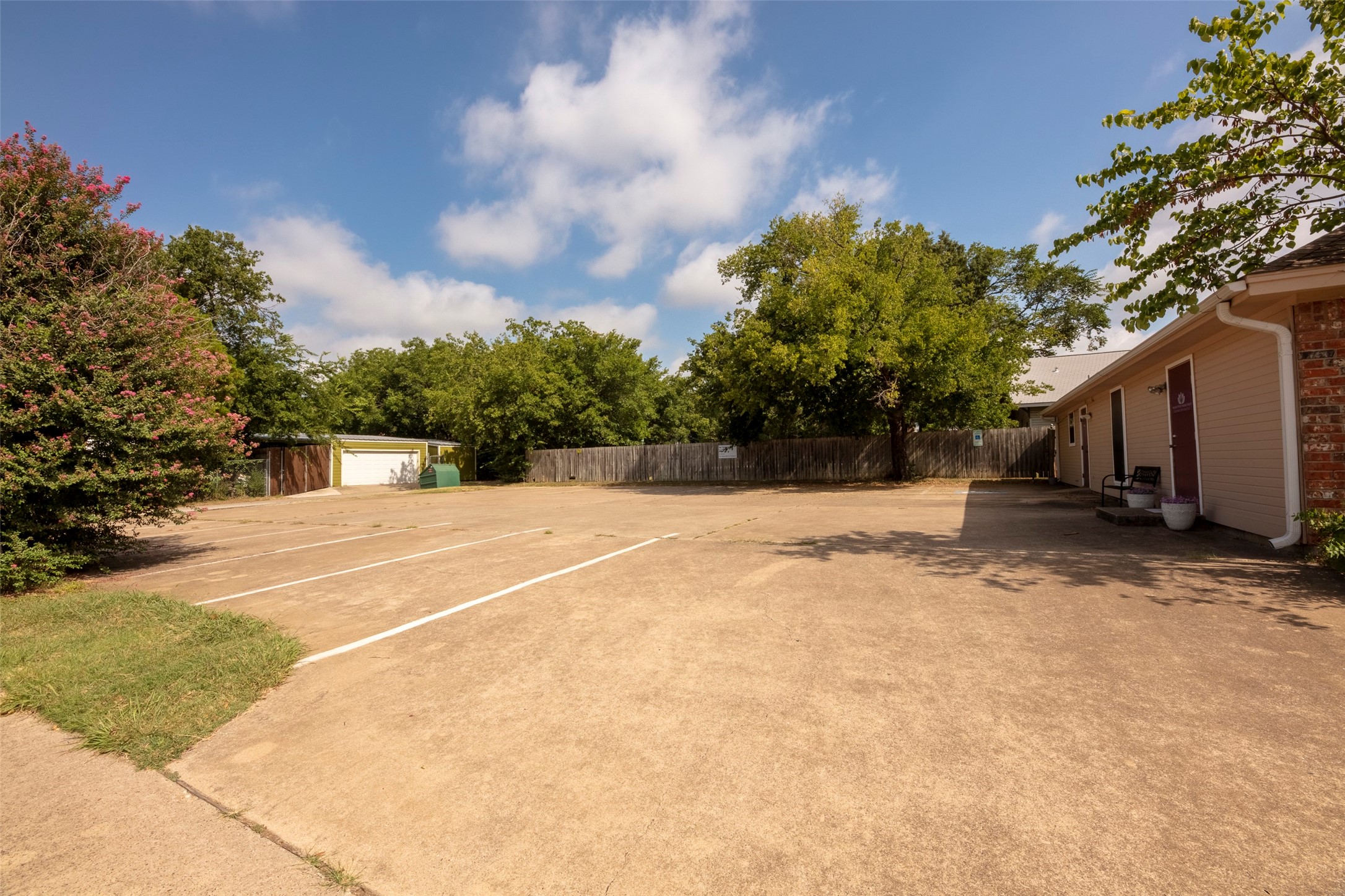 1005 N Elm Street Denton TX 76201