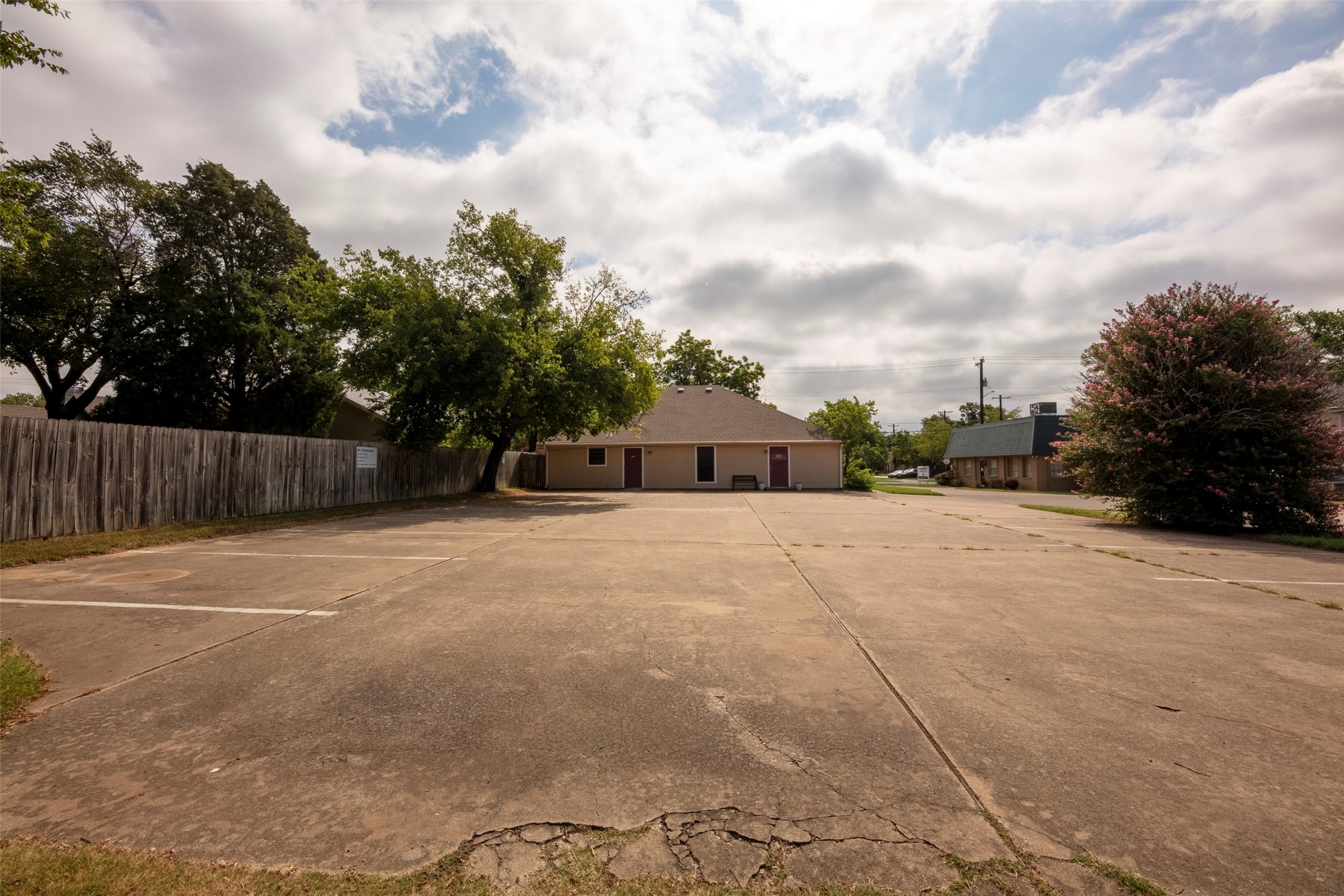 1005 N Elm Street Denton TX 76201