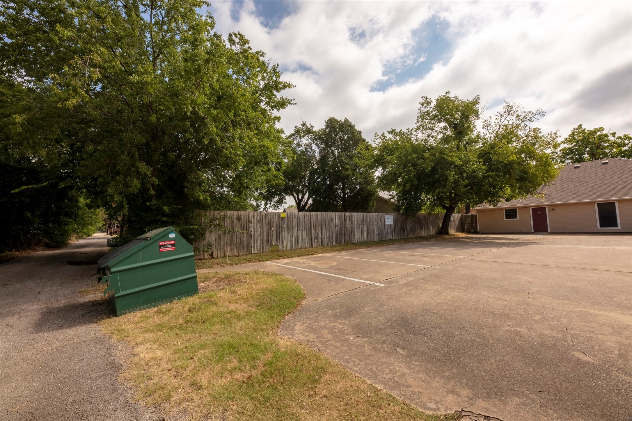 1005 N Elm Street Denton TX 76201