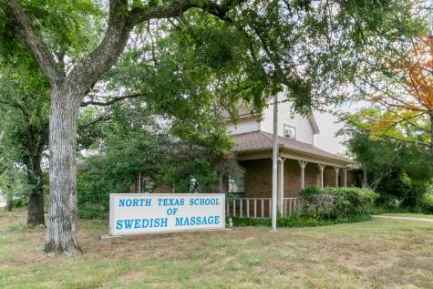 2335 W Green Oaks Boulevard Arlington TX 76016
