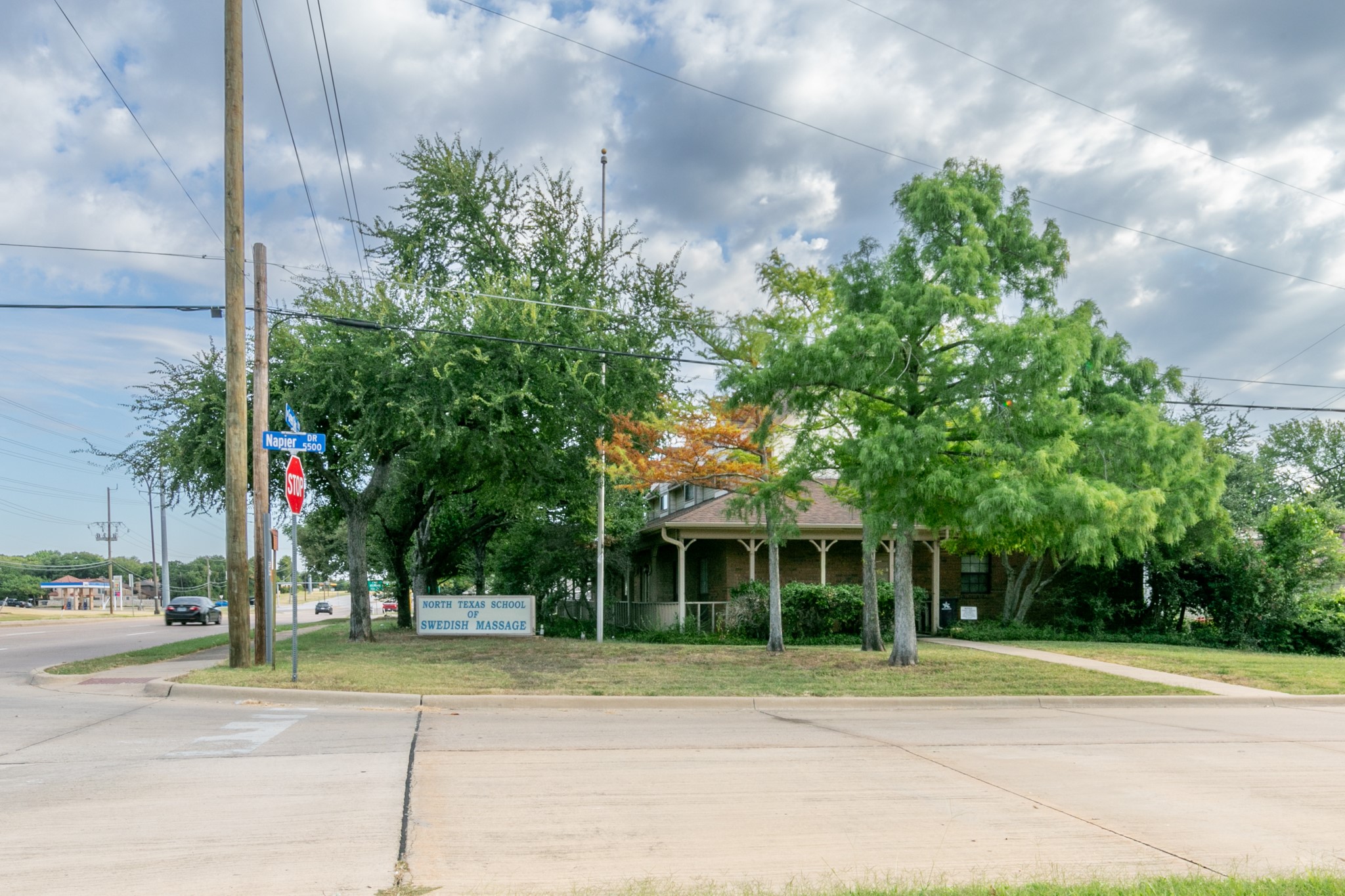 2335 W Green Oaks Boulevard Arlington TX 76016