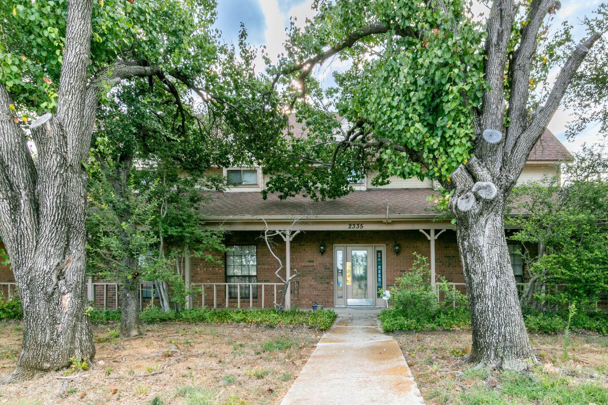 2335 W Green Oaks Boulevard Arlington TX 76016