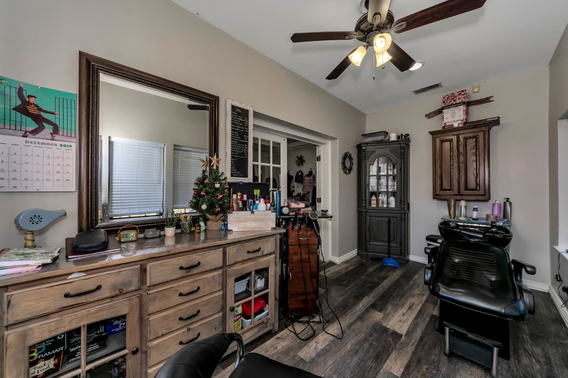 6712 Azle Avenue Lake Worth TX 76135