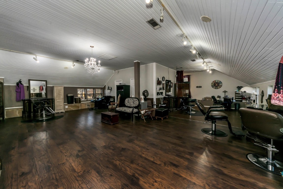 6712 Azle Avenue Lake Worth TX 76135