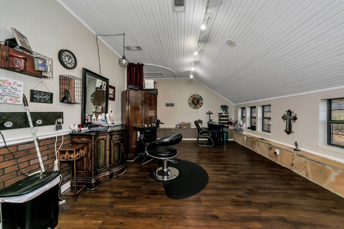 6712 Azle Avenue Lake Worth TX 76135