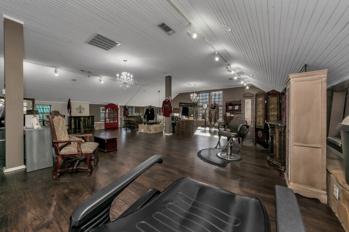 6712 Azle Avenue Lake Worth TX 76135