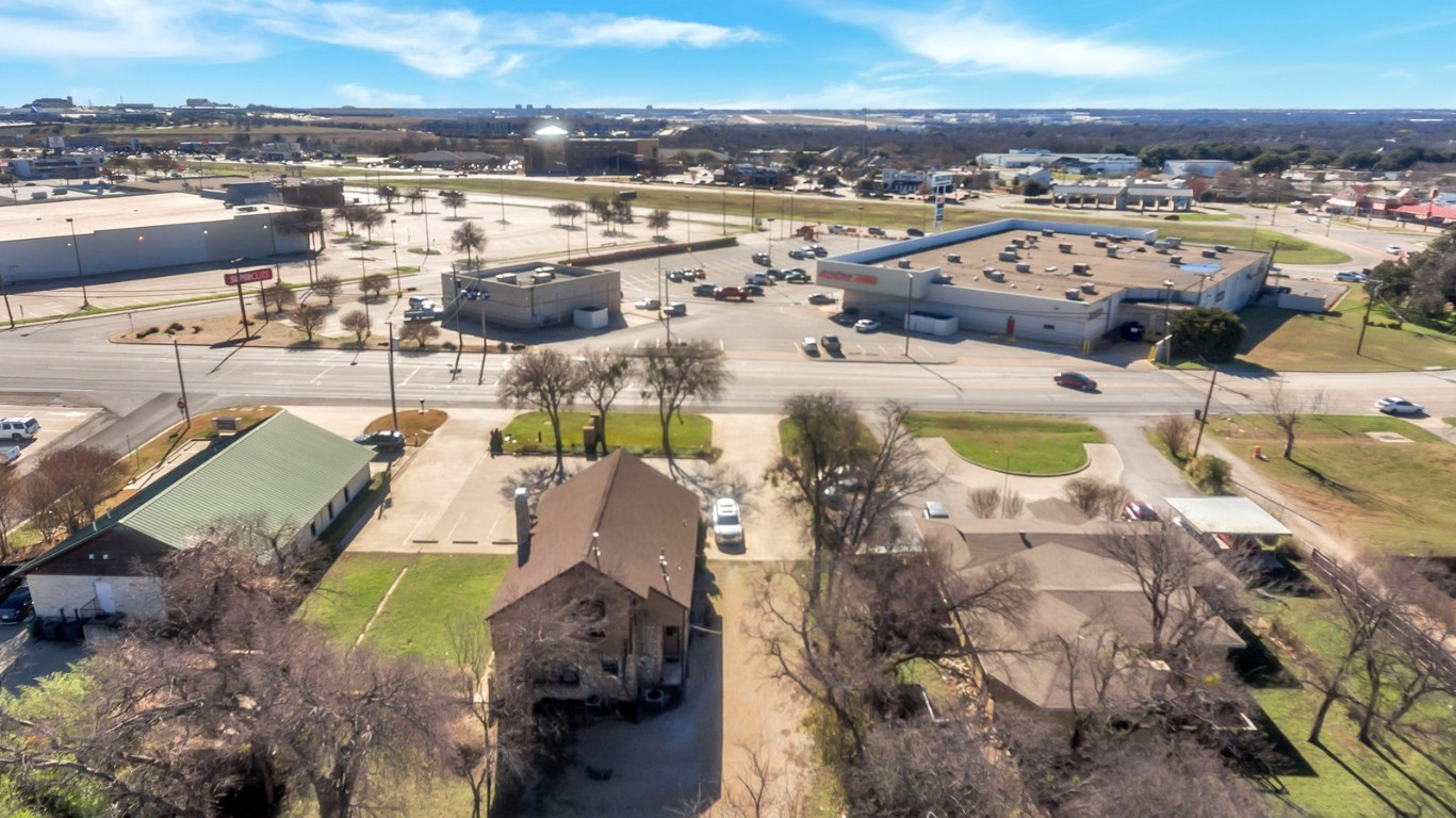 6712 Azle Avenue Lake Worth TX 76135