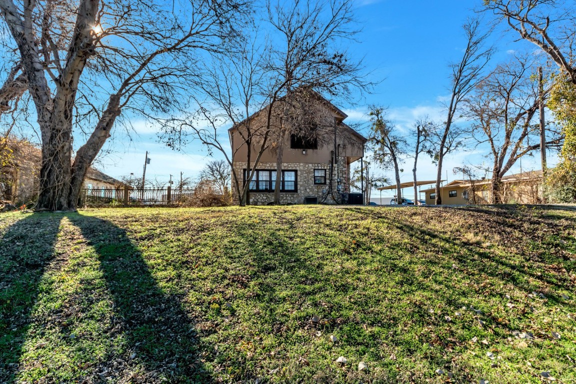 6712 Azle Avenue Lake Worth TX 76135