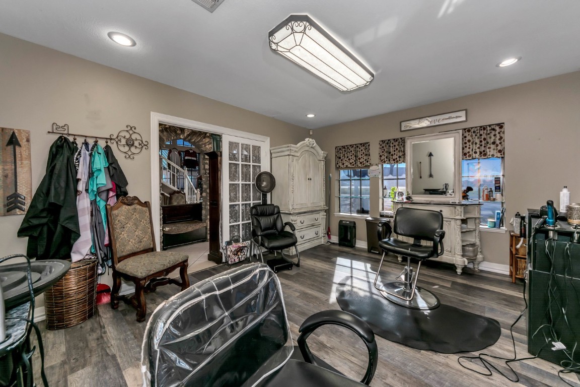 6712 Azle Avenue Lake Worth TX 76135