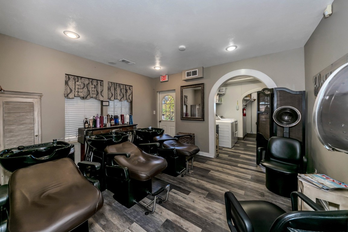 6712 Azle Avenue Lake Worth TX 76135