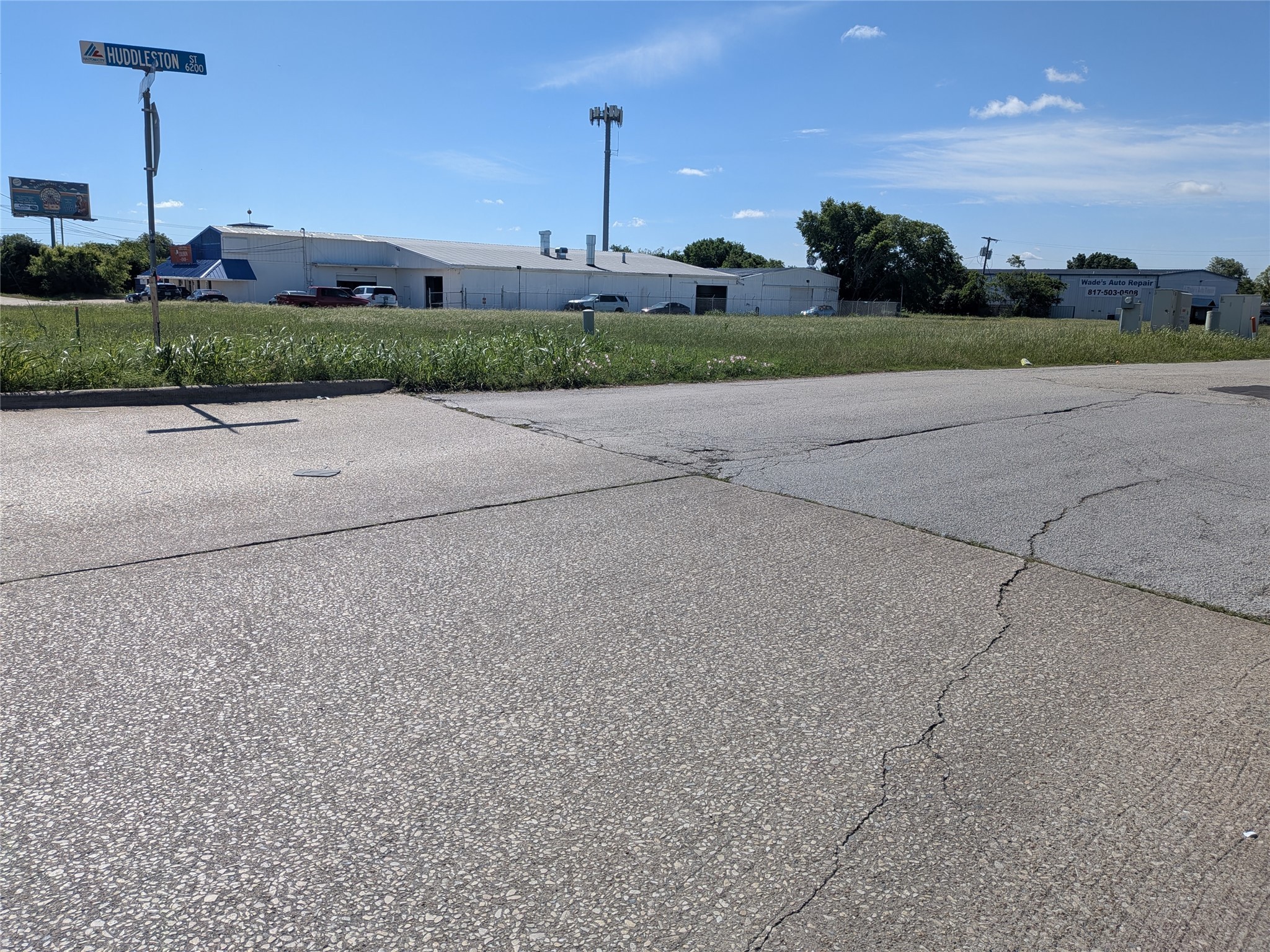 6200 Huddleston Street Haltom City TX 76137