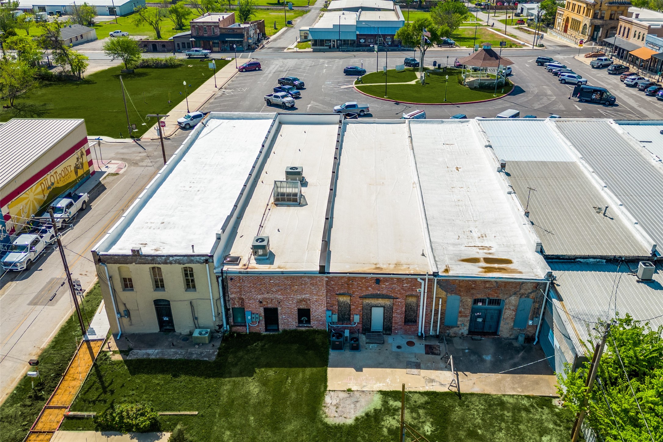 109 S Jefferson Street Pilot Point TX 76258