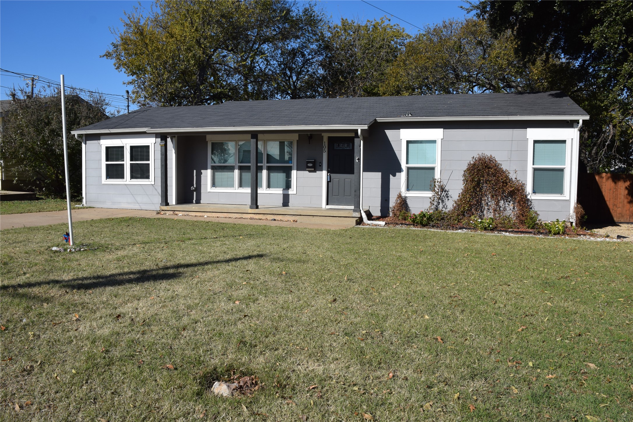 105 NE Anderson Street Burleson TX 76028
