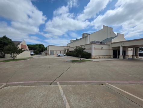 1715 Sandalwood Drive Grand Prairie TX 75052