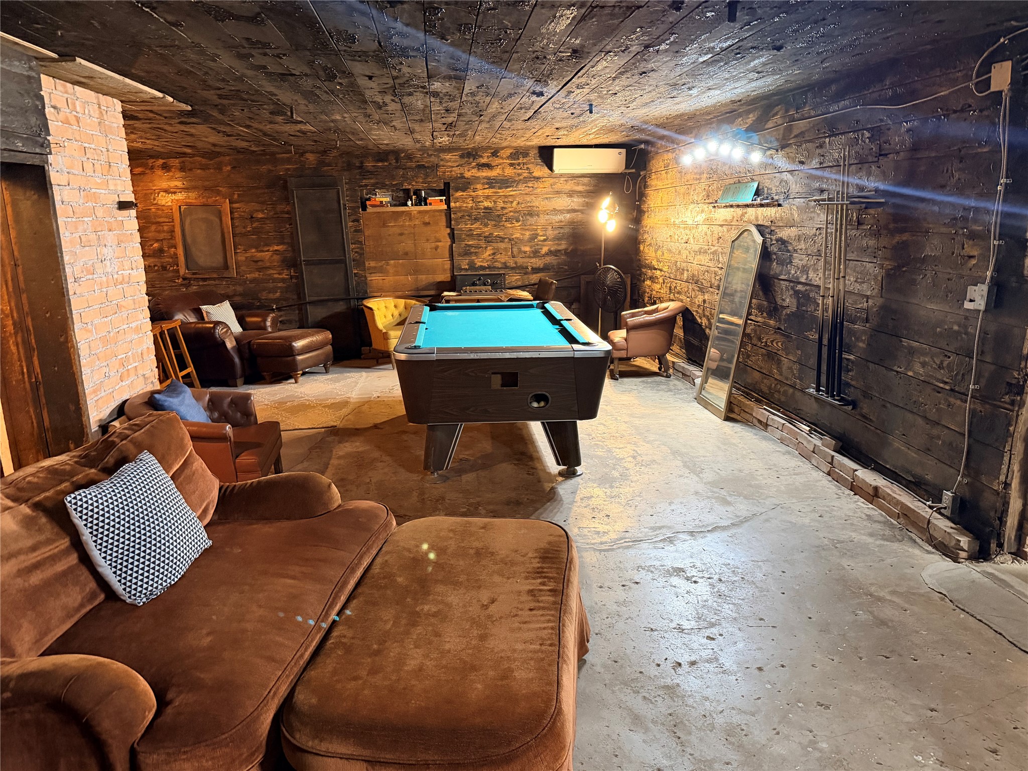 107 N Oak Street Seymour TX 76380