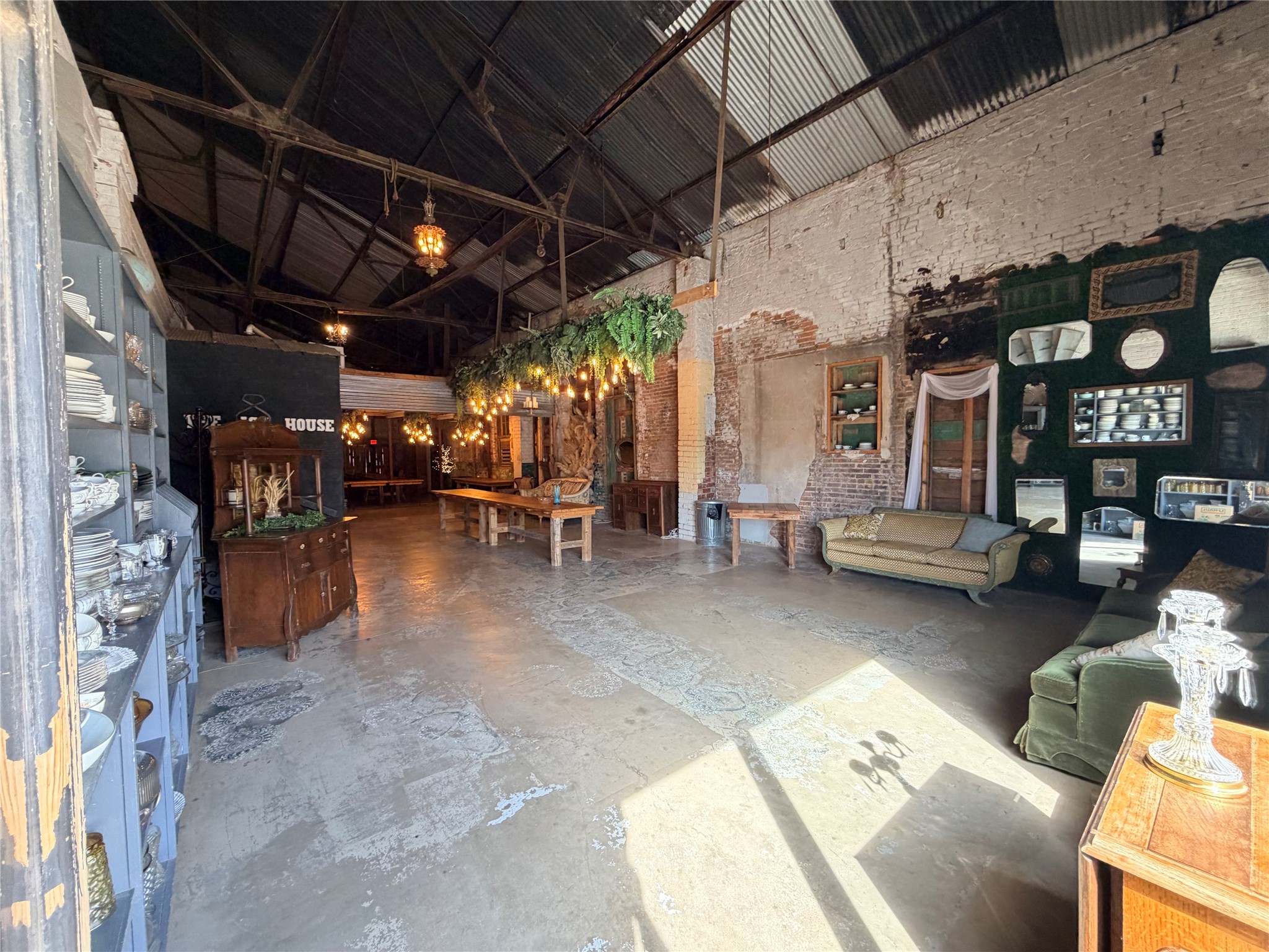 107 N Oak Street Seymour TX 76380