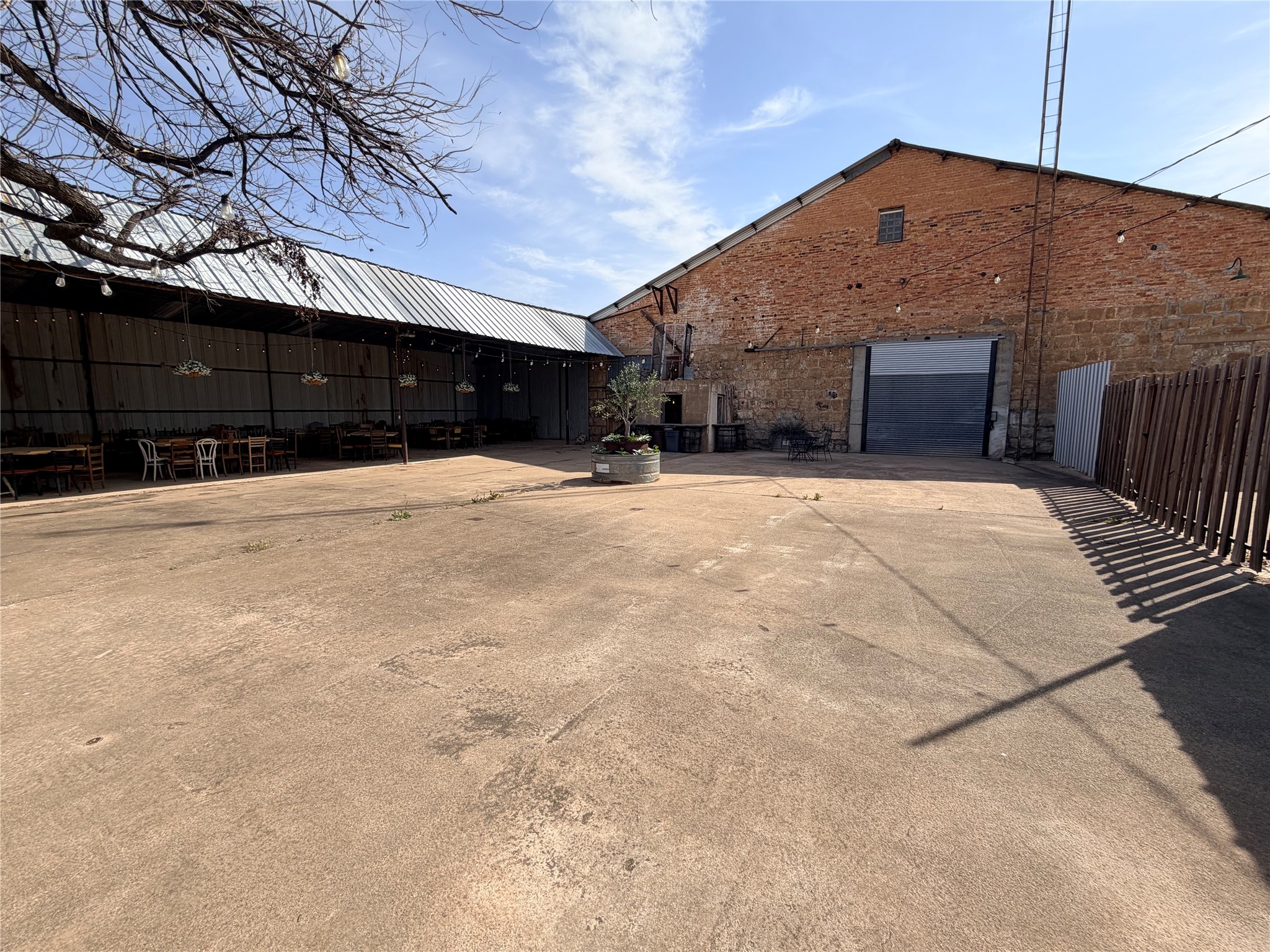 107 N Oak Street Seymour TX 76380