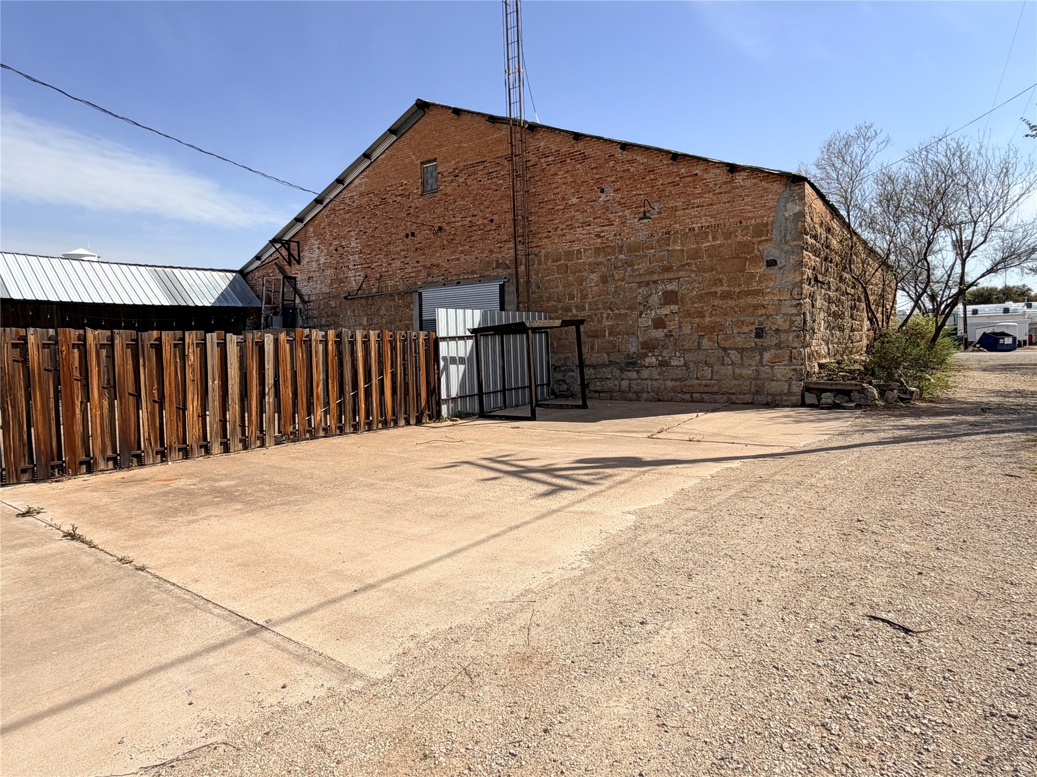 107 N Oak Street Seymour TX 76380