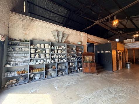 107 N Oak Street Seymour TX 76380