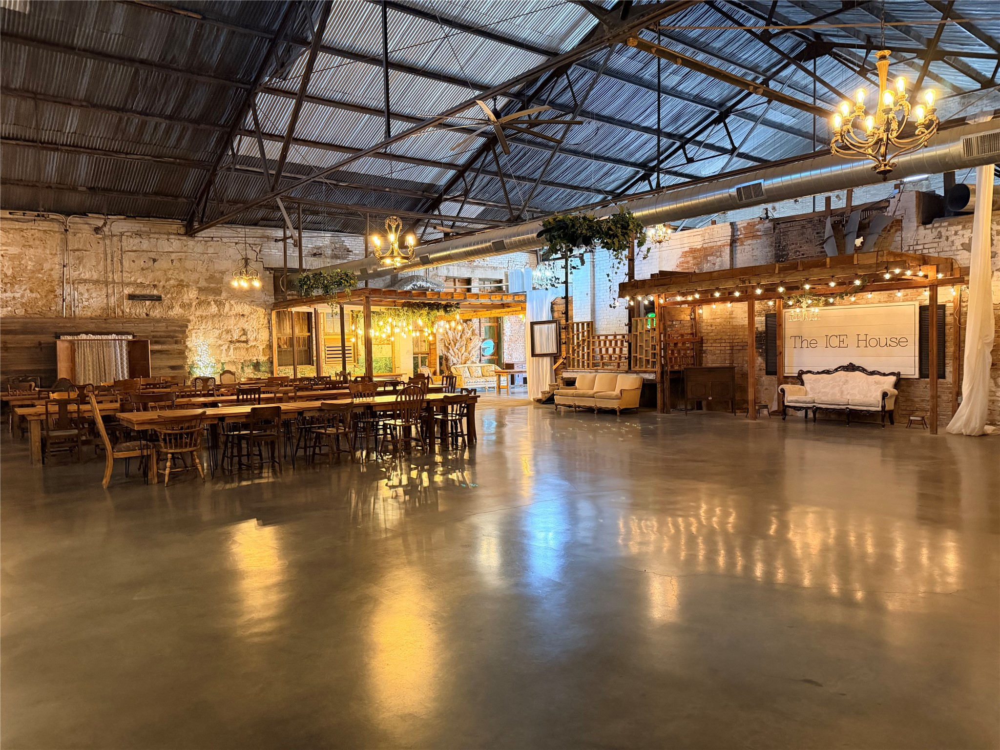 107 N Oak Street Seymour TX 76380