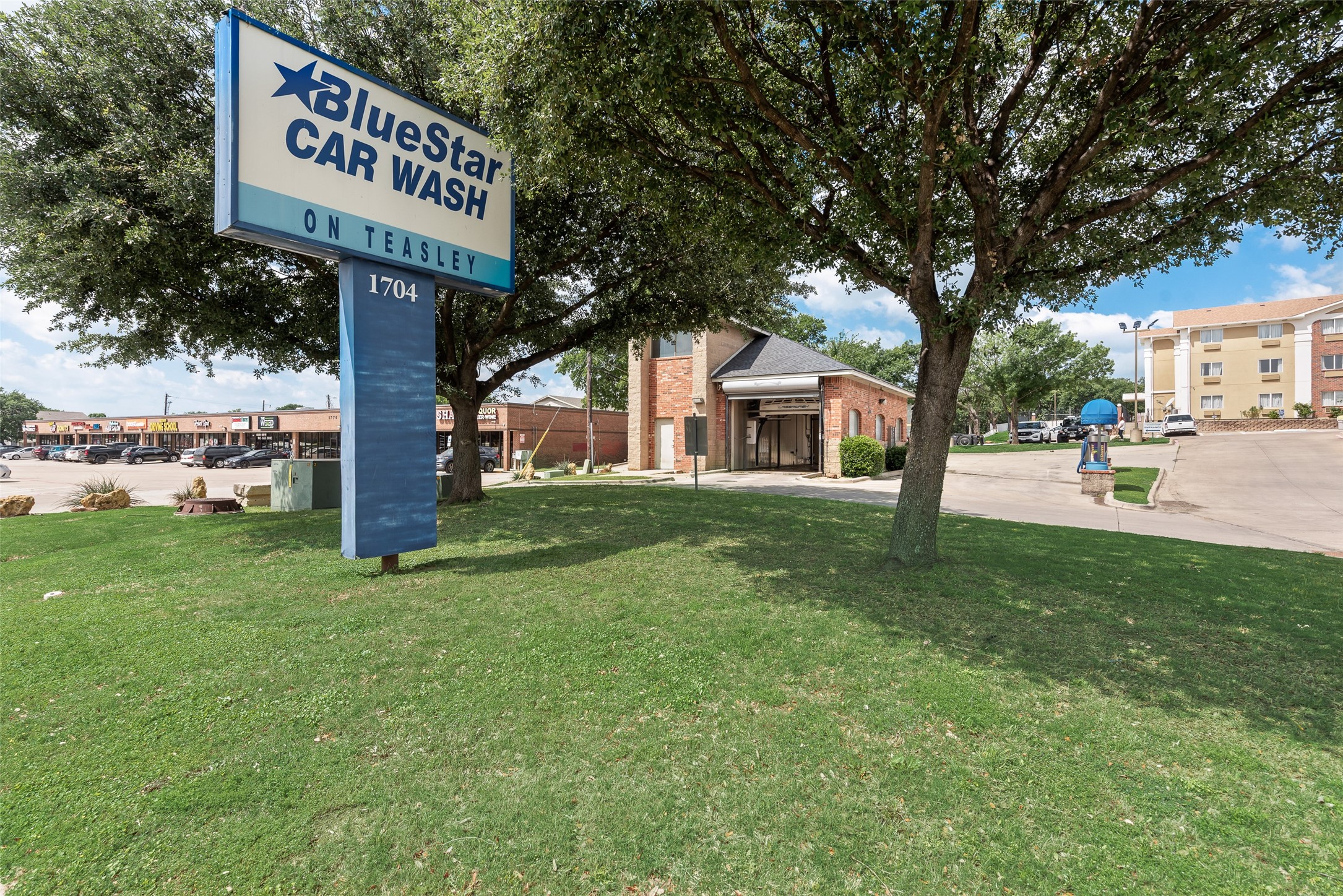 1704 Teasley Lane Denton TX 76205