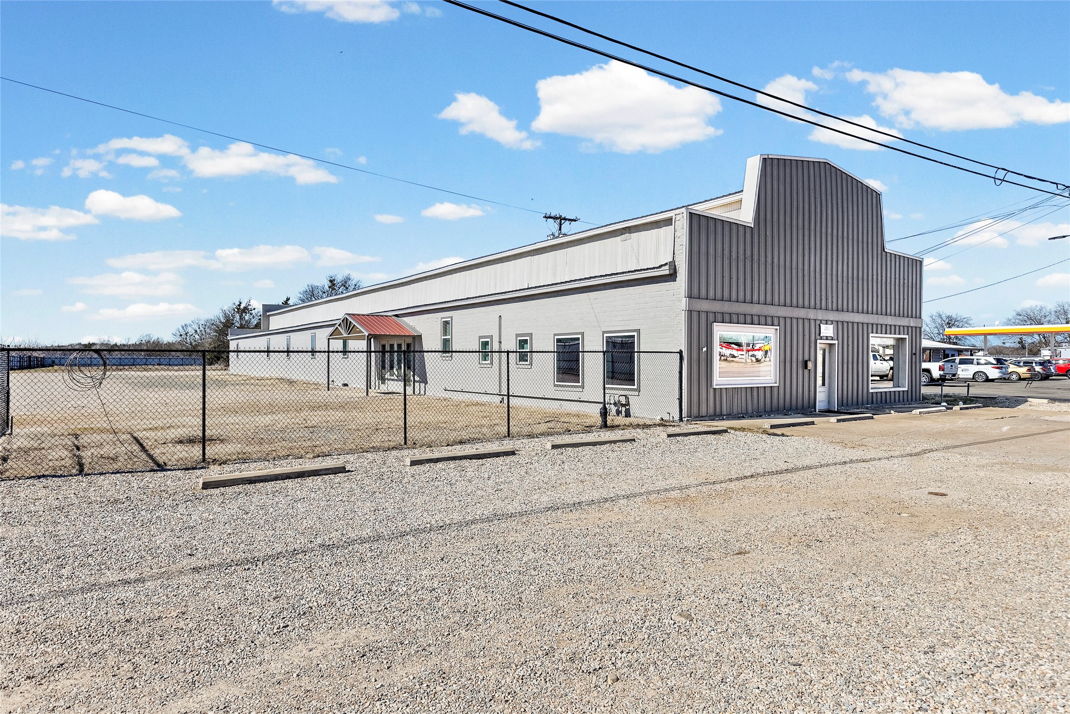2301 N Main Street Paris TX 75460
