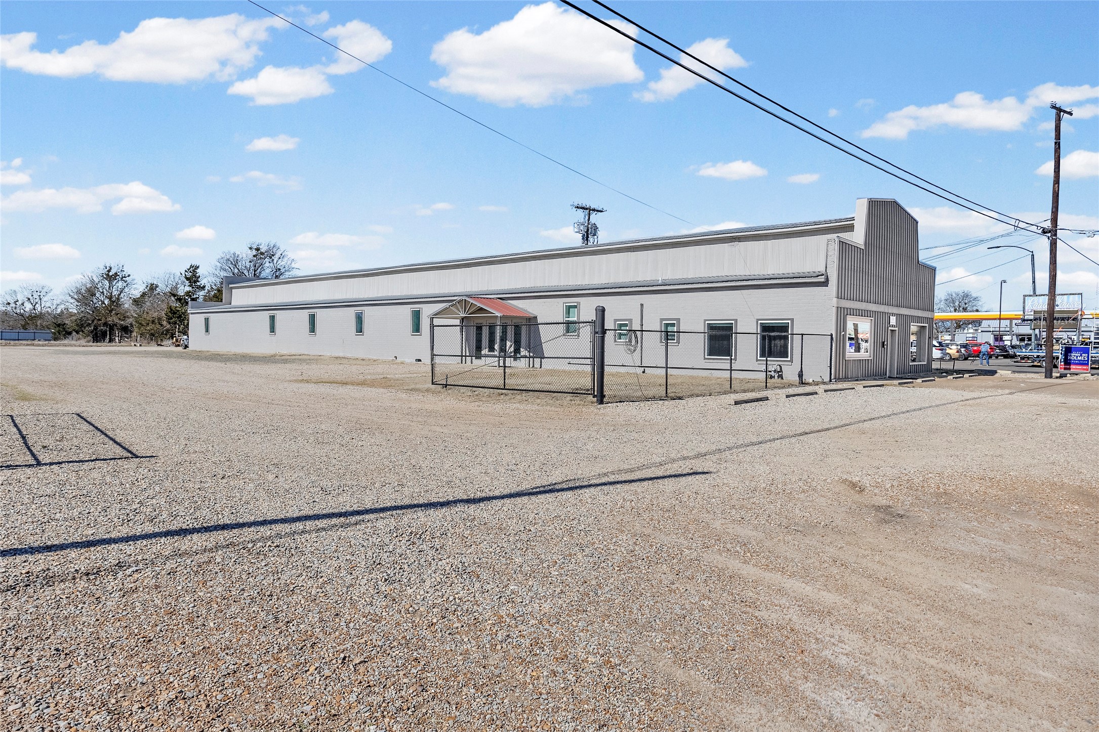 2301 N Main Street Paris TX 75460