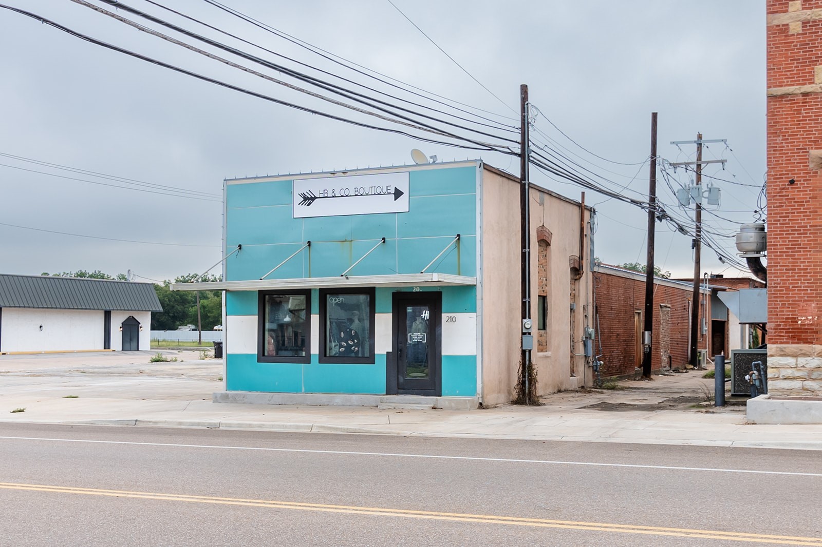 210 N Bridge Brady TX 76825