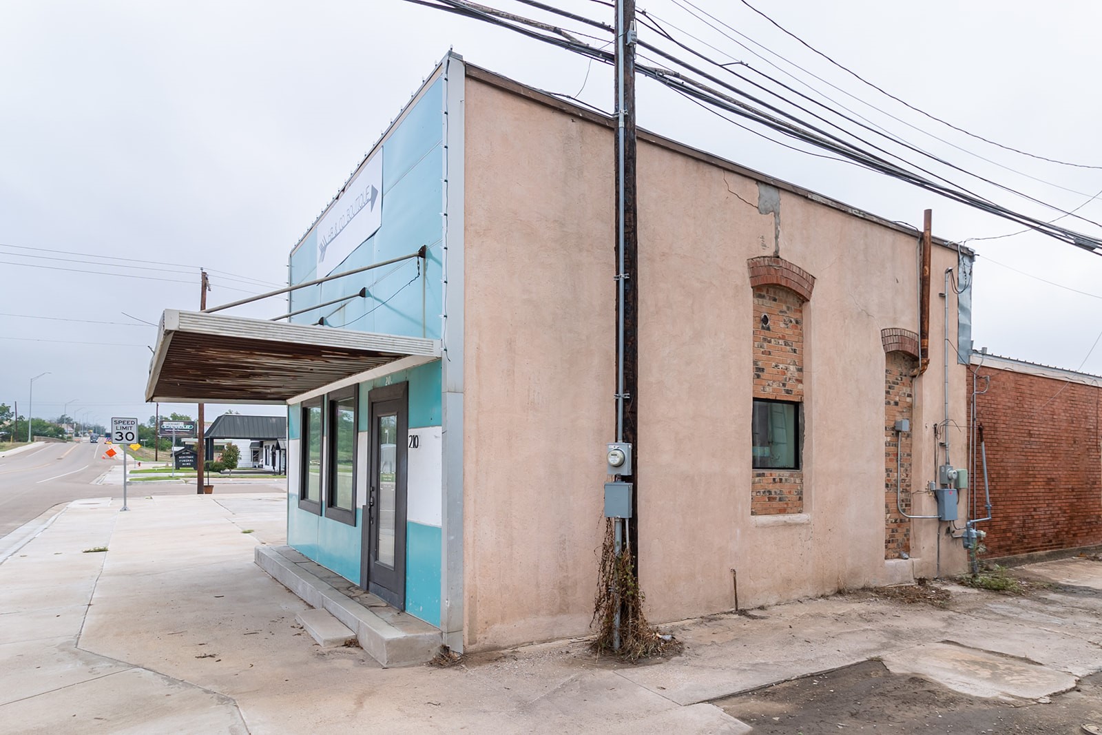 210 N Bridge Brady TX 76825