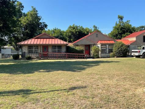 133 S Scott Street Burleson TX 76028