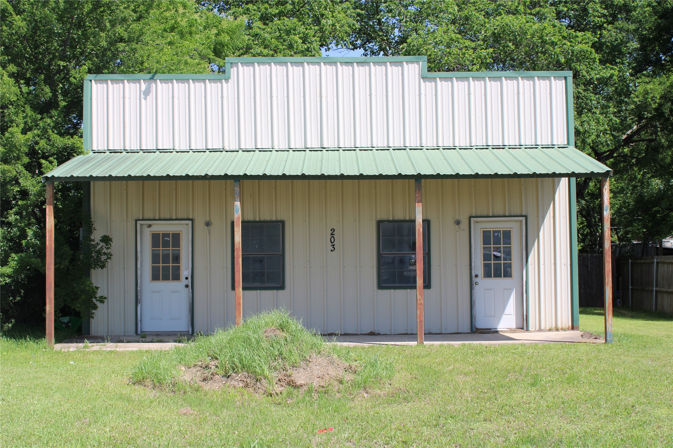 203 E Grove Street Kaufman TX 75142