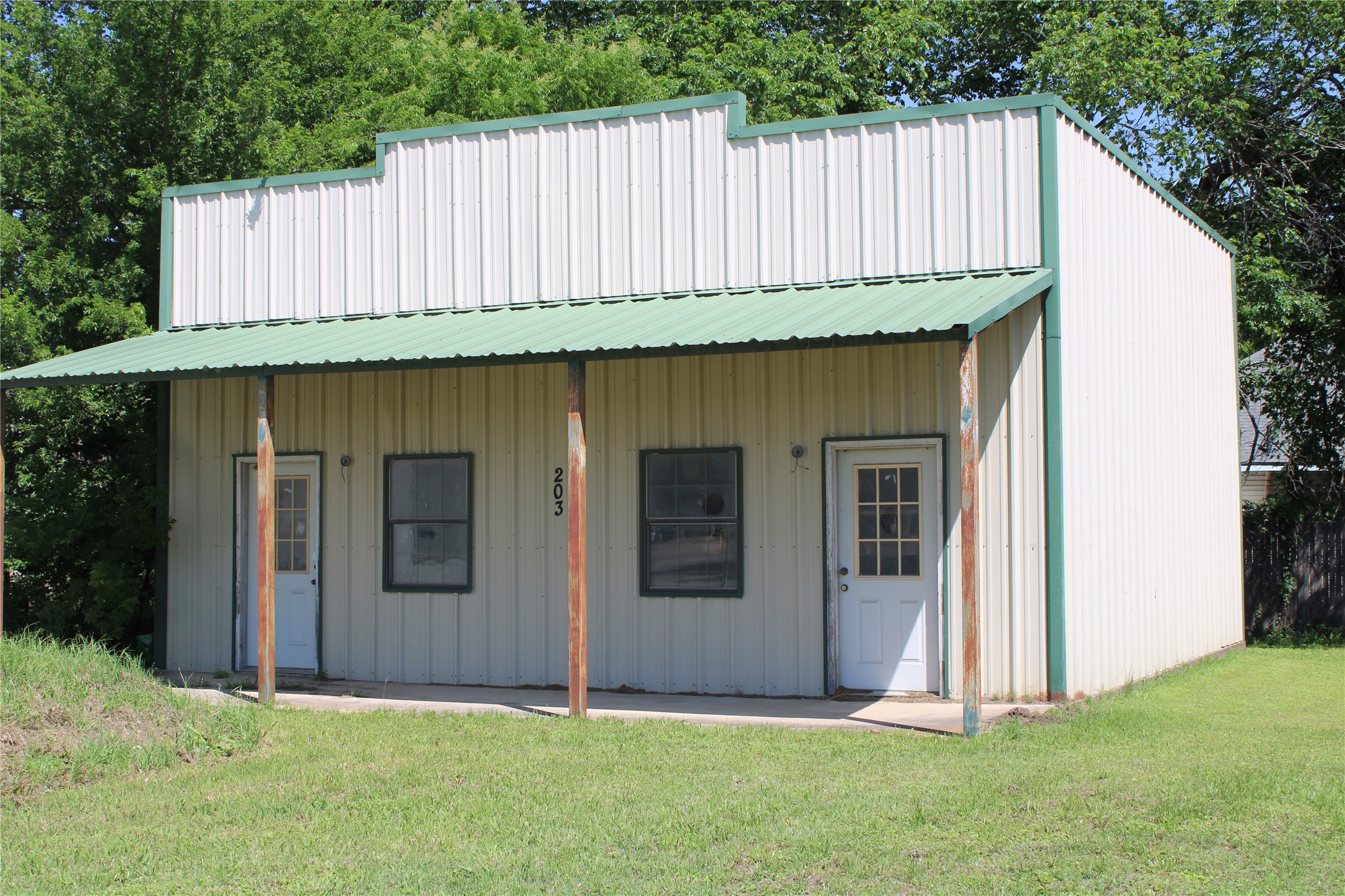 203 E Grove Street Kaufman TX 75142